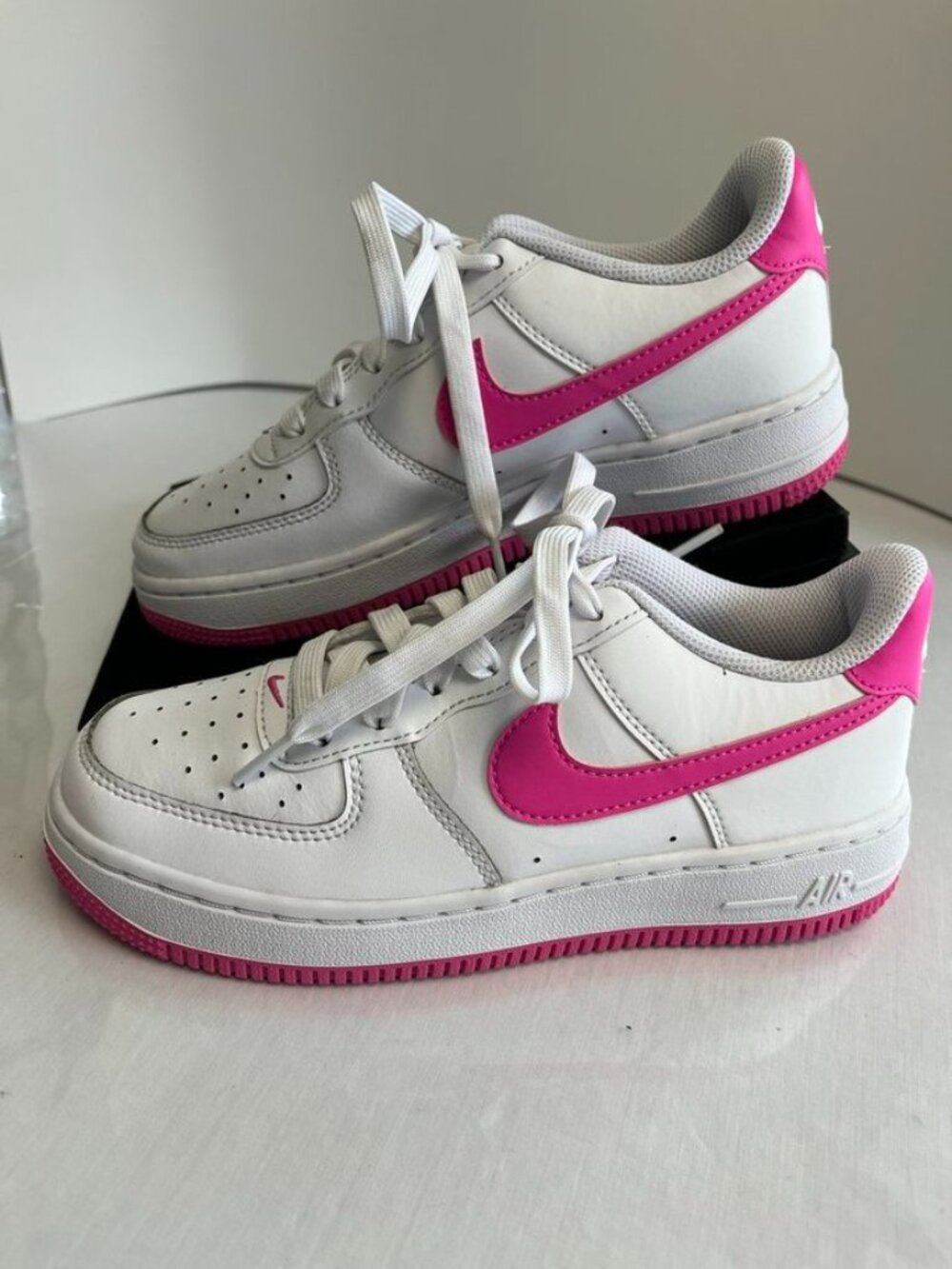 Nike Air Force 1 Low GS White Laser Fuchsia Youth 3.5Y FV5948-102
